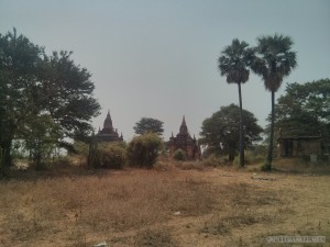 Bagan - forgotten stupa 2