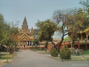 Bagan - golden palace