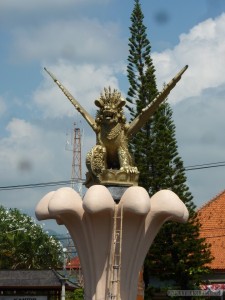 Traveling around Bali - Singaraja griffon