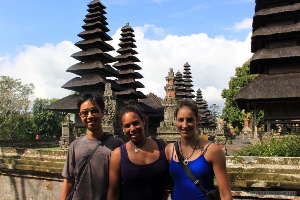 Traveling around Bali - group photo 4