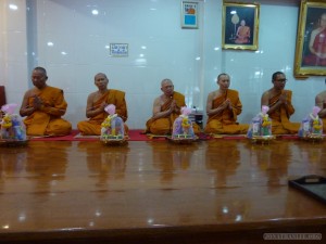 Bangkok meditation - monks 3