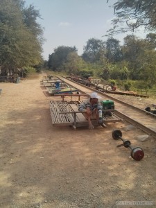 Battambang - bamboo train station