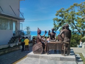 Bohol tour - blood compact statue