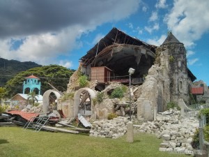 Bohol tour - destroyed church