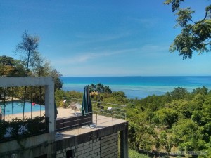 Bohol tour - nice hotel near blood pact statue