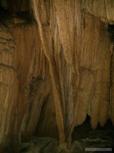 Cat Ba - Halong Bay tour cave drums