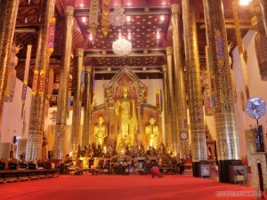 Chiang Mai - Wat Chedi Luang inside