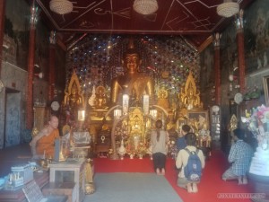 Chiang Mai - Wat Doi Suthep buddha 1