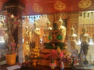 Chiang Mai - Wat Doi Suthep buddha 2