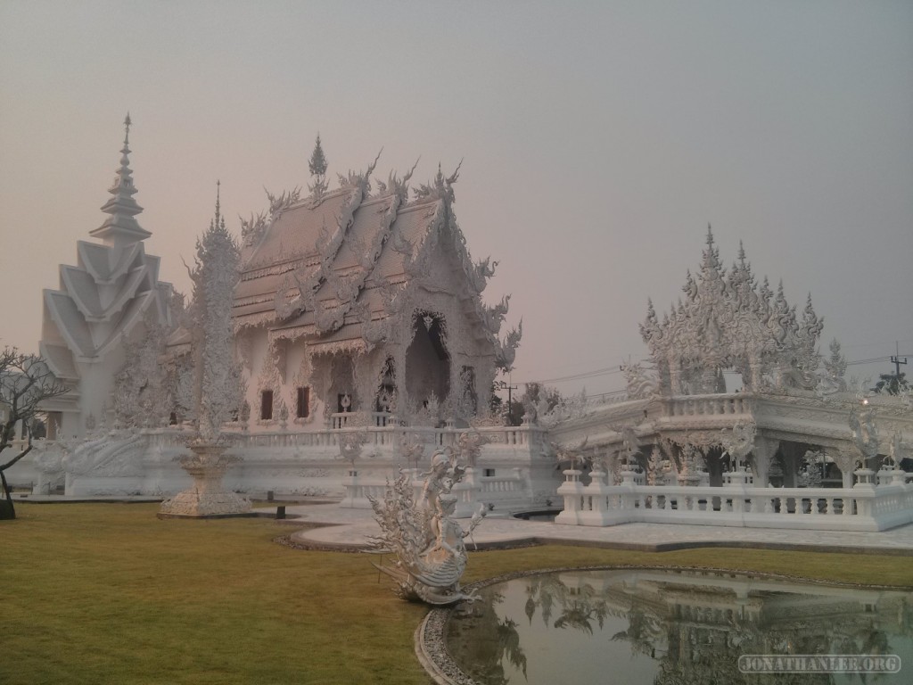 Chiang Rai - white temple 4