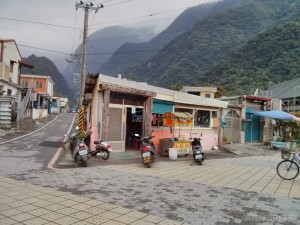 Hualien - coastline trail aboriginal village karaoke pub