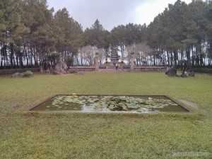 Hue - Thien Mu temple 2