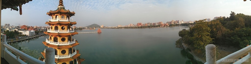 Kaohsiung - panorama lotus pond 2