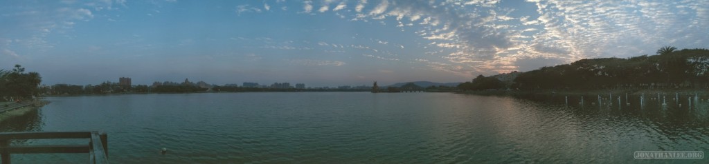 Kaohsiung - panorama lotus pond 4