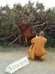 Kenting - Maobitou monks