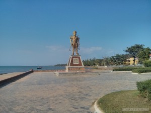 Kep - crab market statue