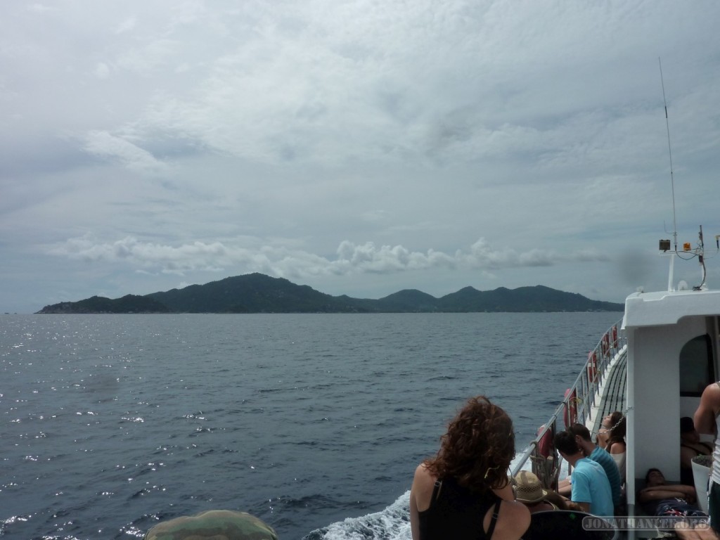 Koh Tao - approaching Koh Tao by boat