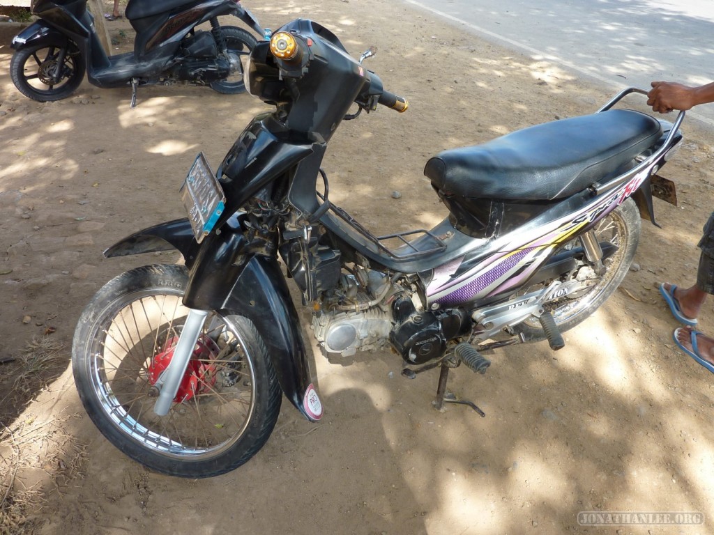 Lombok scooter accident - other bike