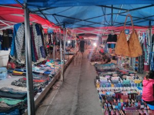 Luang Prabang - night market vendors