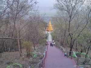 Mandalay - Mandalay hill view stairs