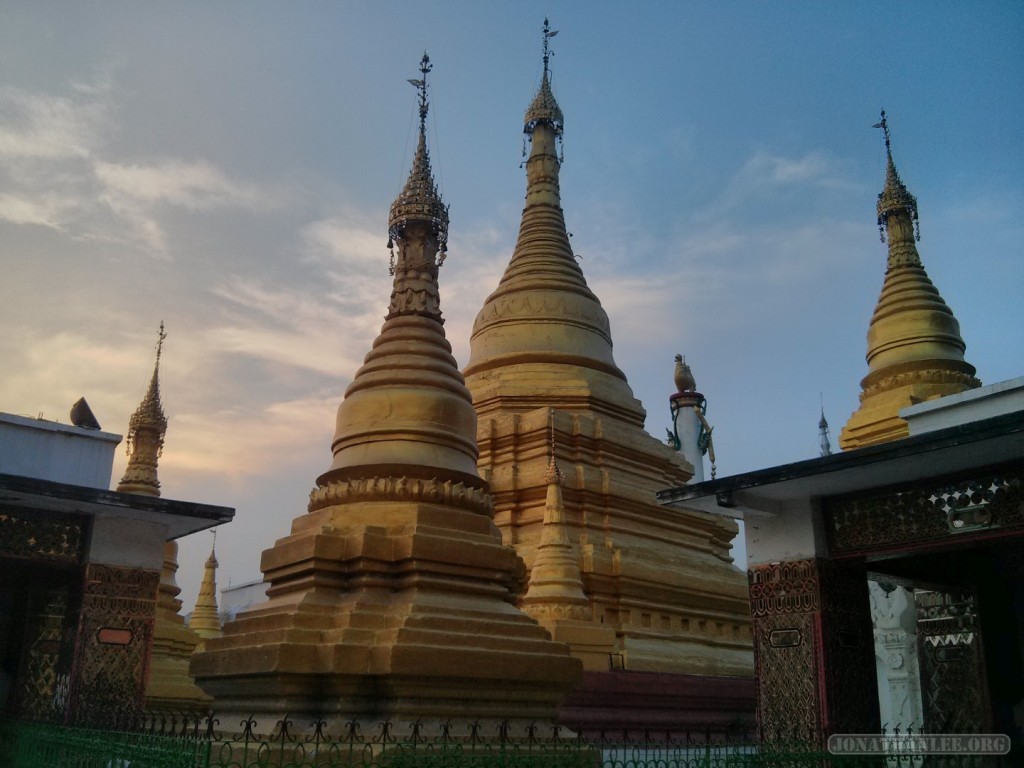 Mandalay - Su Taung Pyi Pagoda 1