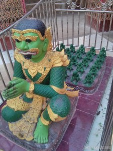 Mandalay - Su Taung Pyi Pagoda demon army