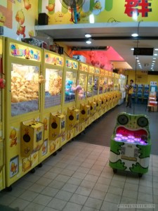 Night Market - crane games