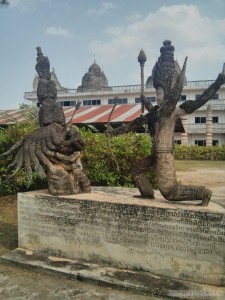 Nong Khai - Sala Keoku 4 too many faces and arms