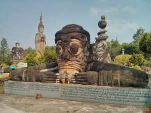 Nong Khai - Sala Keoku 9 sniffing vase