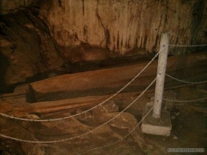 Pang Mapha - Lod Cave coffin 1