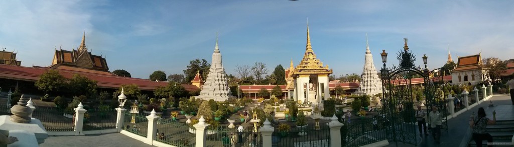 Phnom Penh - panorama royal palace 2