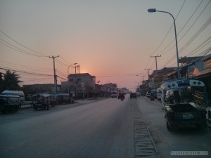 Phonsavan - street view sunset