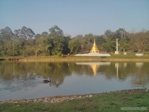 Pyin U Lwin - National Kandawgyi Gardens pagoda island 1