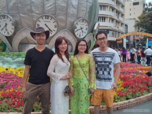 Saigon during Tet - flower street group photo