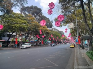 Saigon - festive streets 2