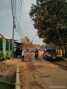 Siem Reap - riverside fruit picking