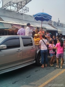 Songkran in Bangkok - Chatuchak water on buddha 2