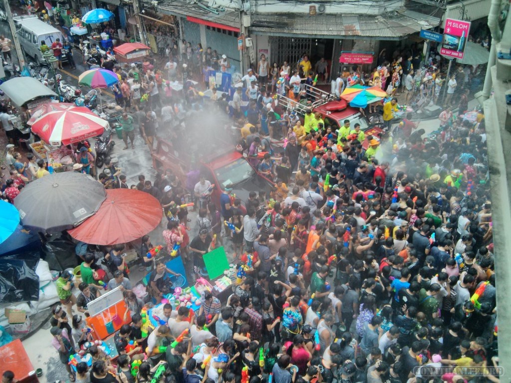 Songkran in Bangkok - Silom from above 12