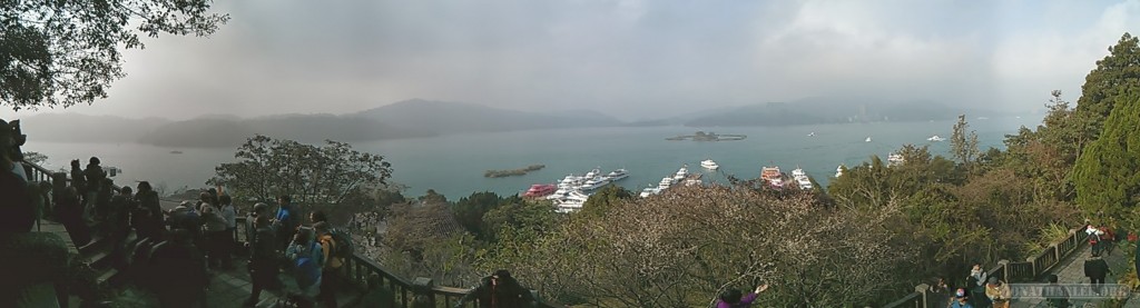 Sun Moon Lake - panorama Xuanguang temple