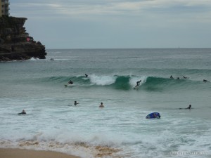Sydney - Manly beach surfing