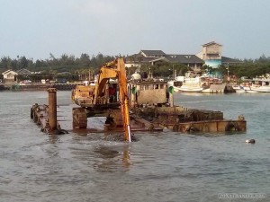 Taipei - Tamsui fishermans wharf dredging