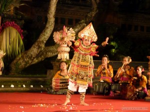 Ubud - bird of paradise dance