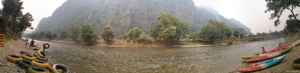 Vang Vieng - panorama tubing 3