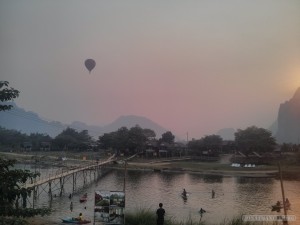 Vang Vieng - river view hot air balloon 1