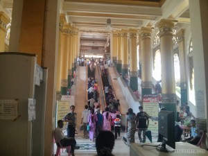 Yangon - Shwedagon pagoda abandoned security checkpoint