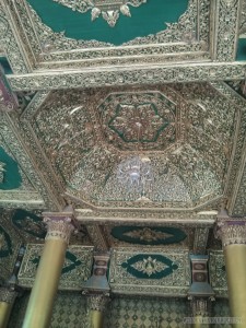 Yangon - Shwedagon pagoda fancy ceiling