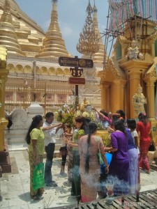 Yangon - Shwedagon pagoda thursday buddha